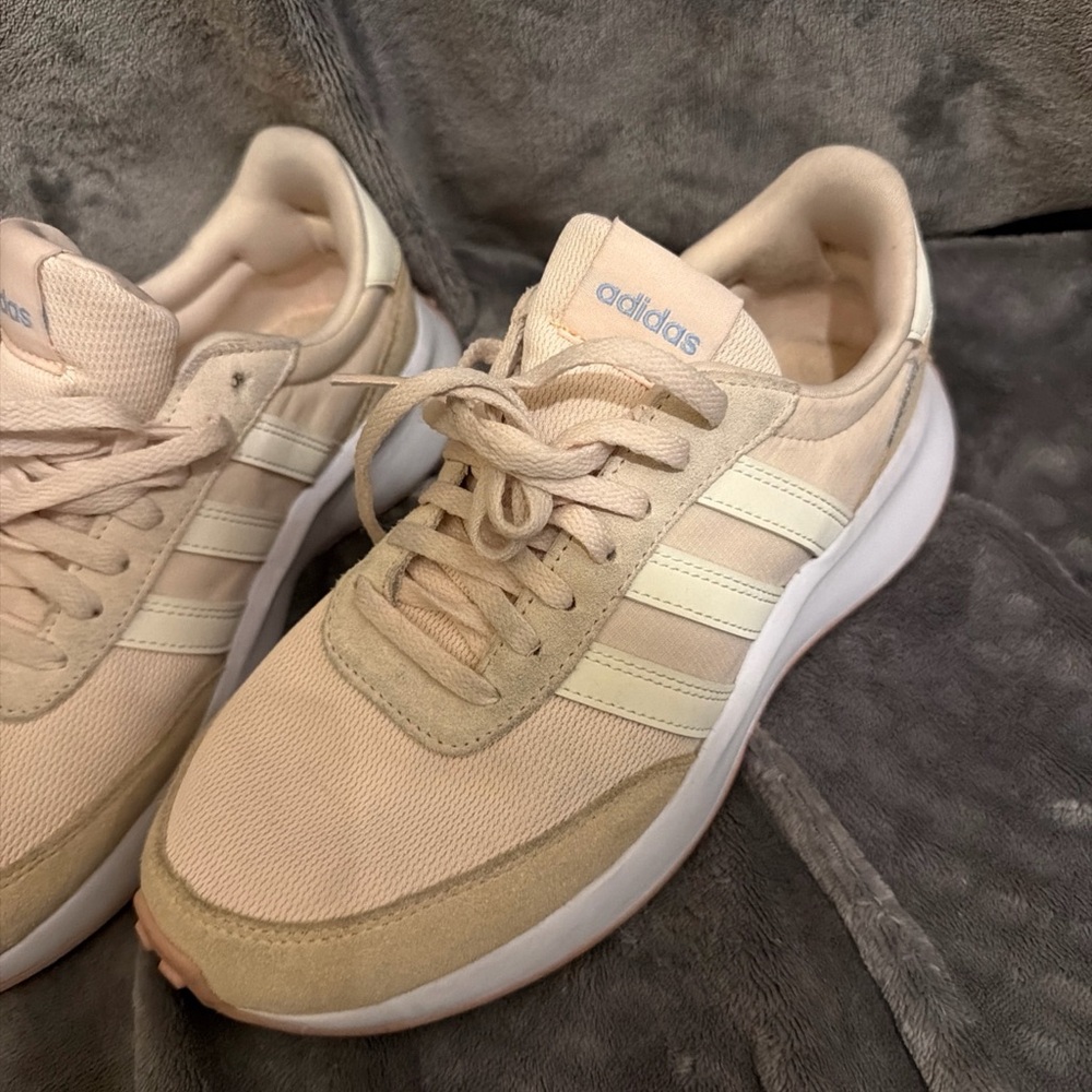 RUN 70S SHOES Adidas Women's Cream Sneakers - Picture 4 of 5